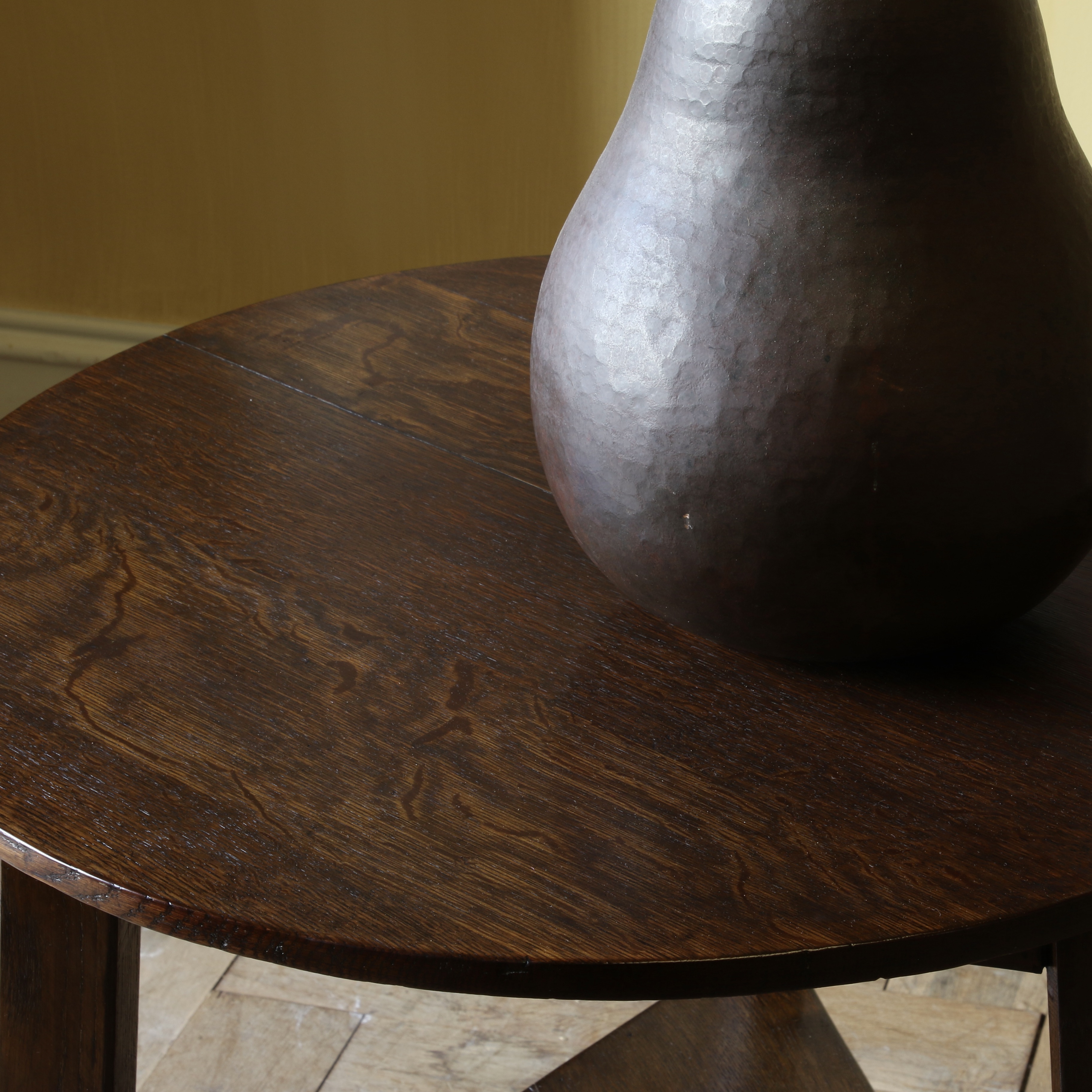 Cricket Table // JS Editions